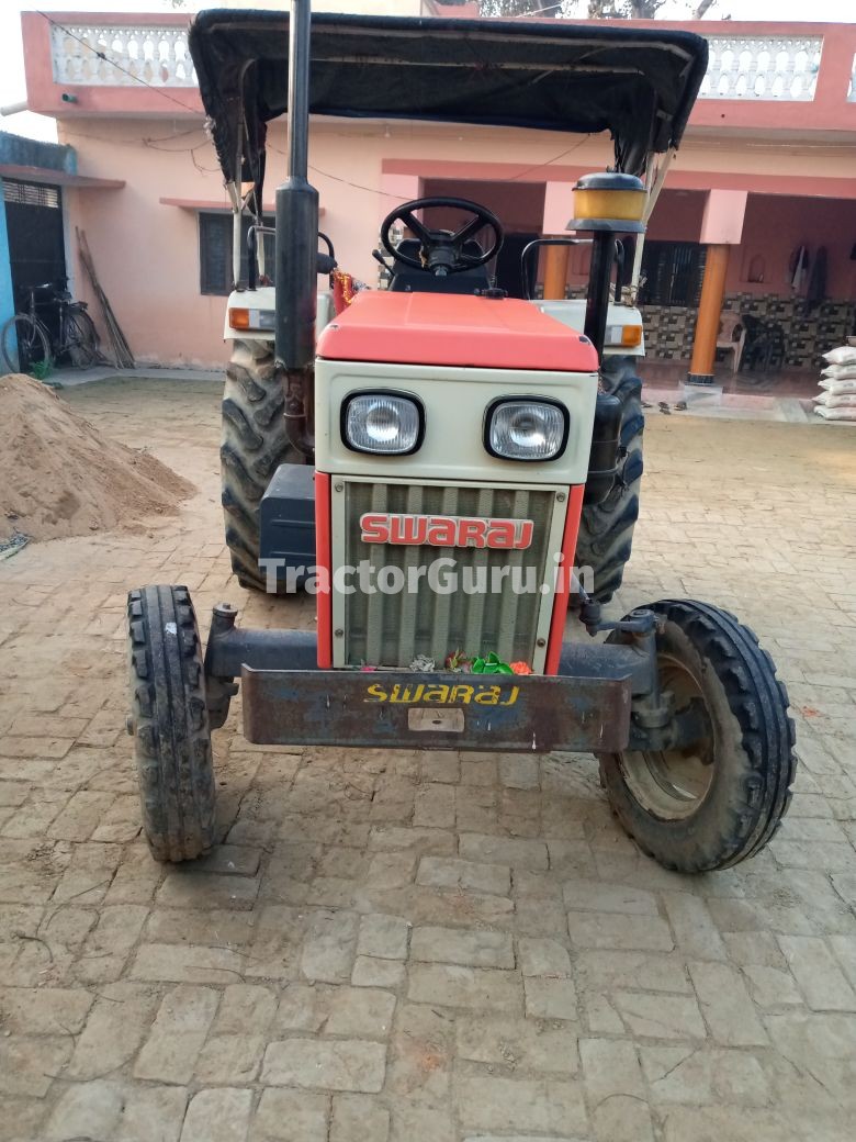 Swaraj 724 XM