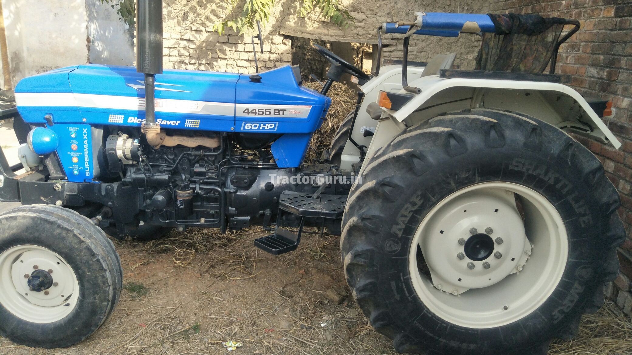 Powertrac 4455 BT Plus