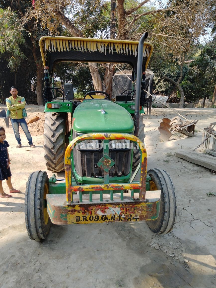 John Deere 5039 D