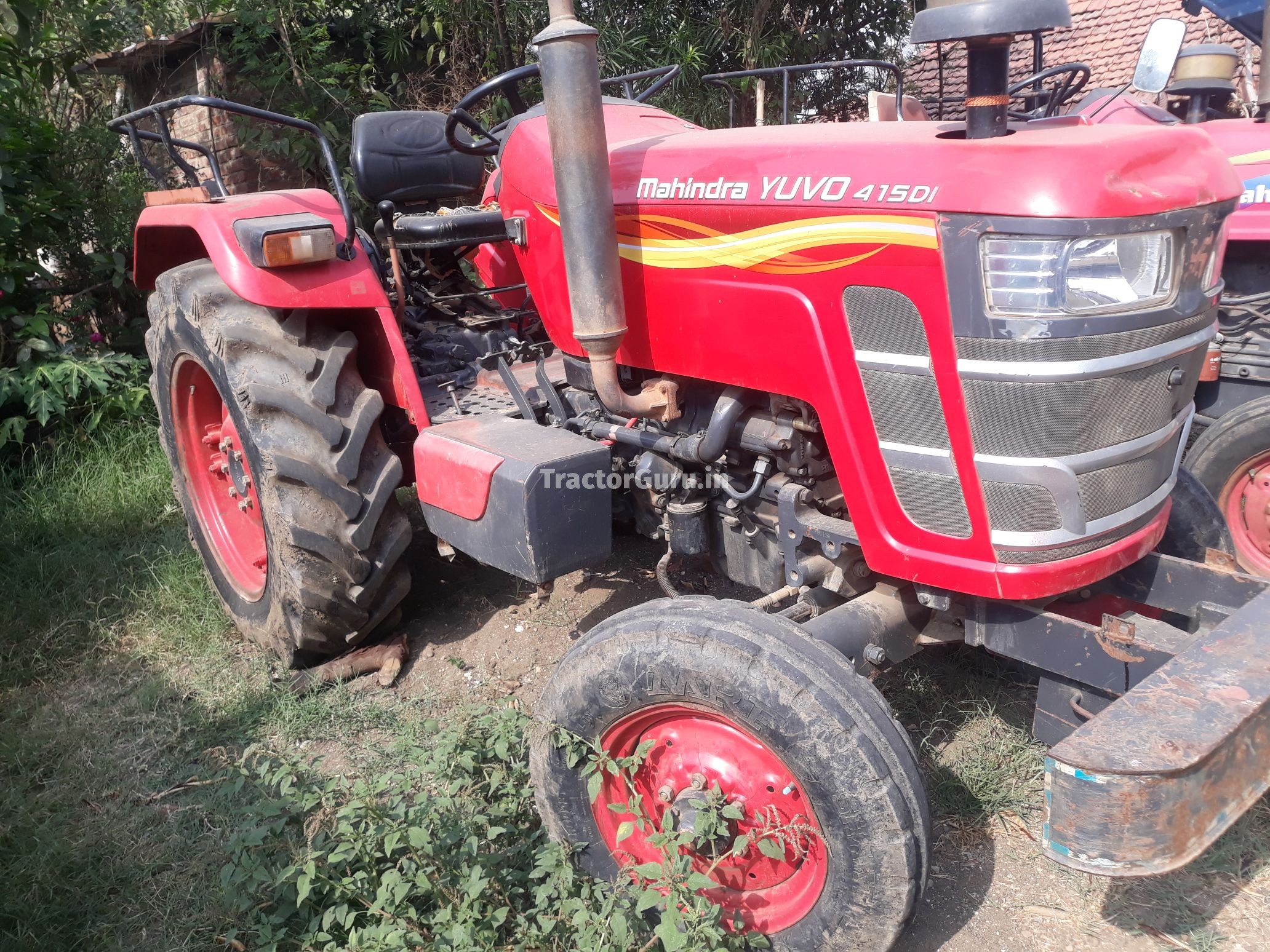 Get Second Hand Mahindra 415 DI YUVO Tractor in Good Condition - 6305
