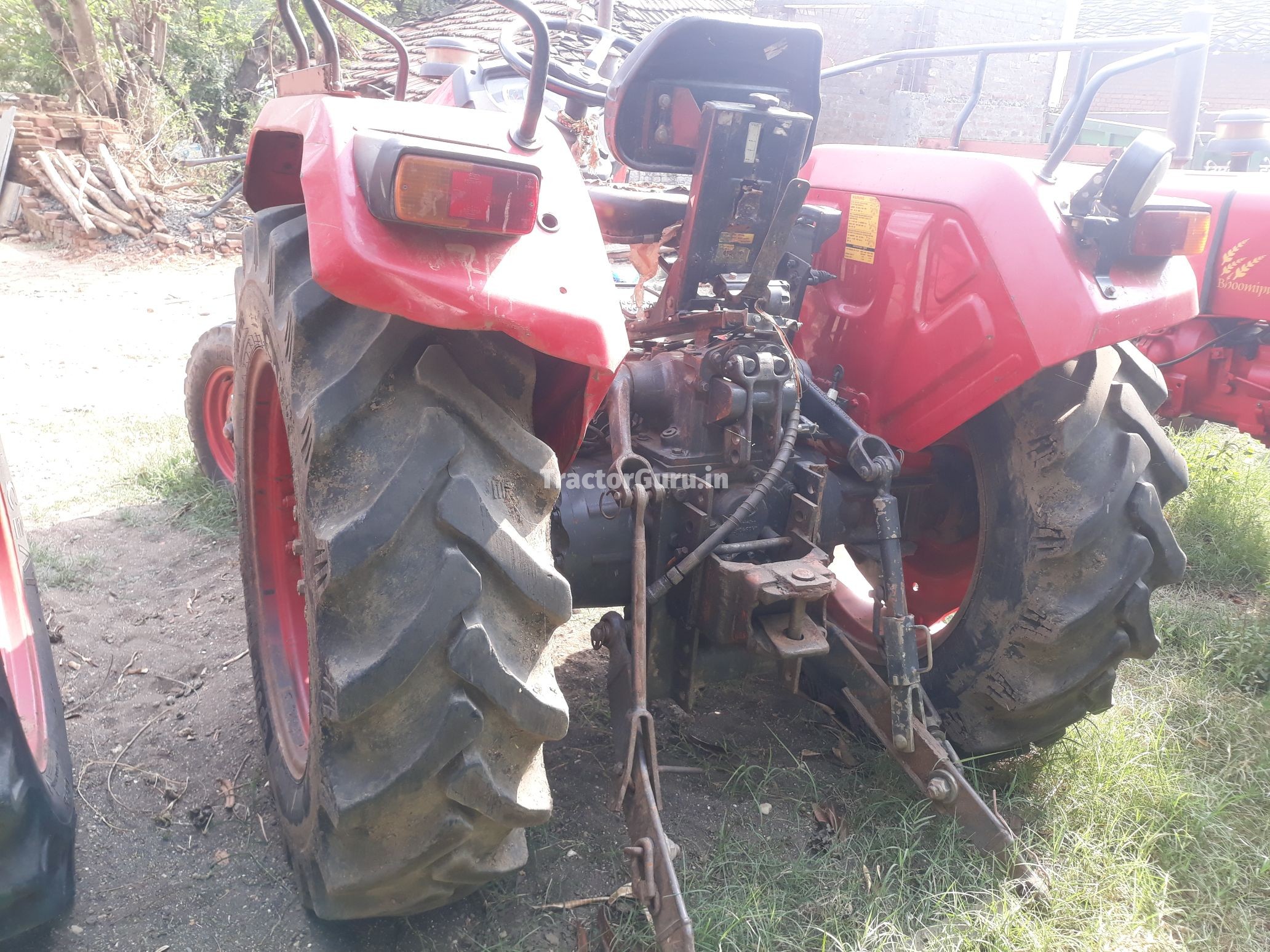 Mahindra 415 DI YUVO