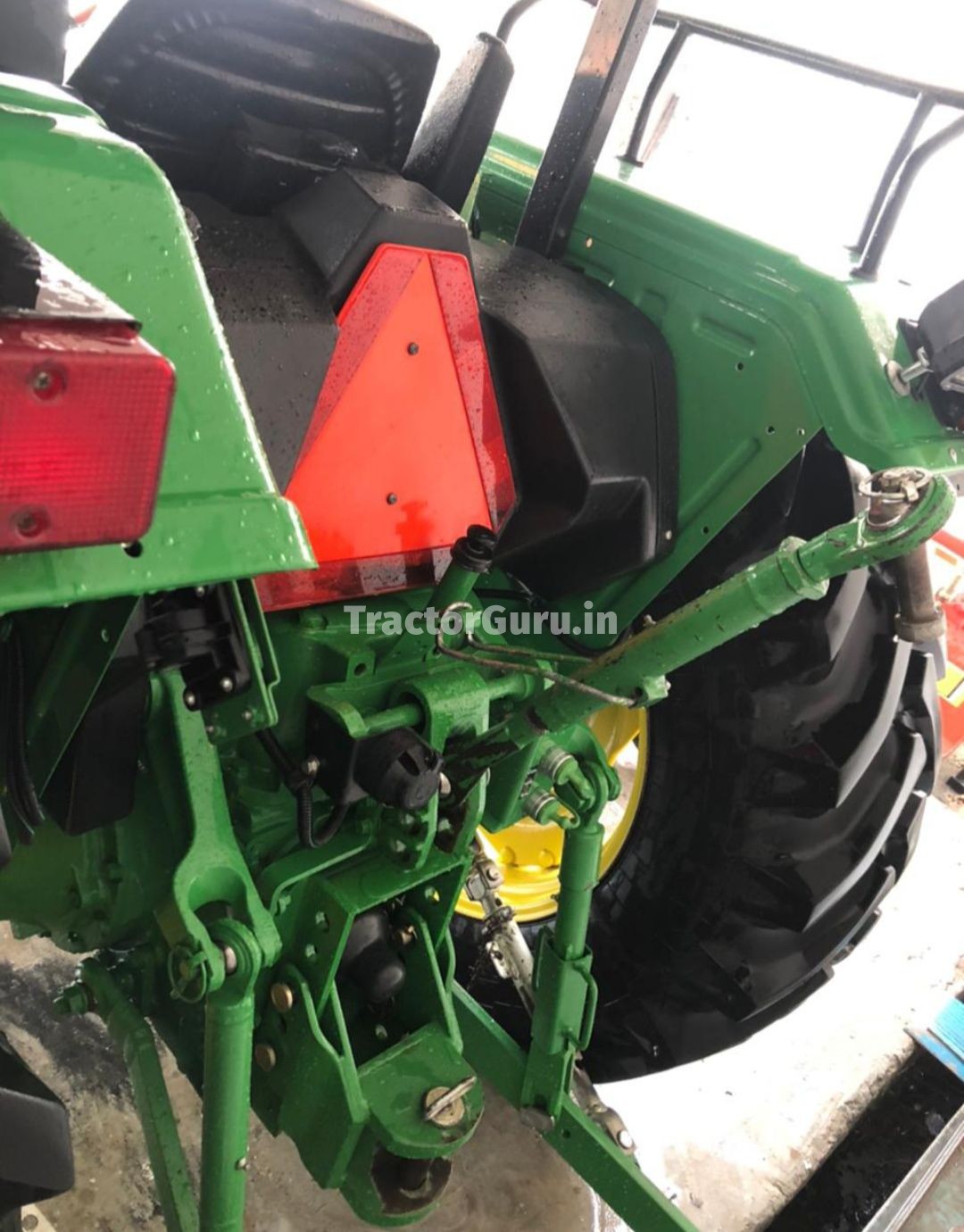 John Deere 5204