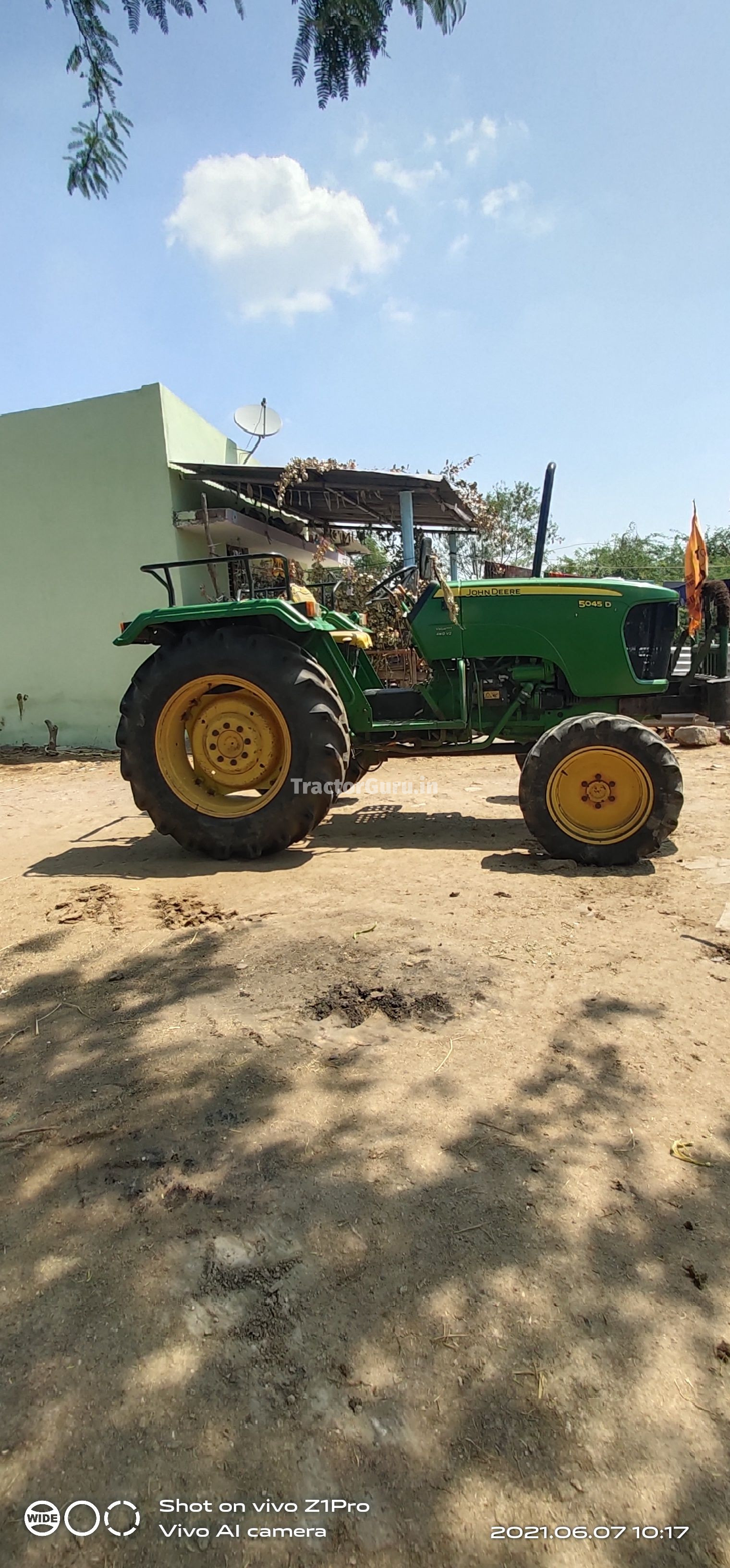 John Deere 5046 D 4 WD